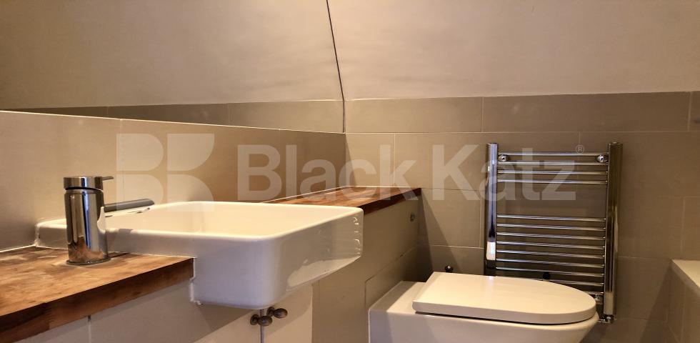 			LET , 1 Bedroom, 1 bath, 1 reception Apartment			 Coldharbour Lane, Brixton